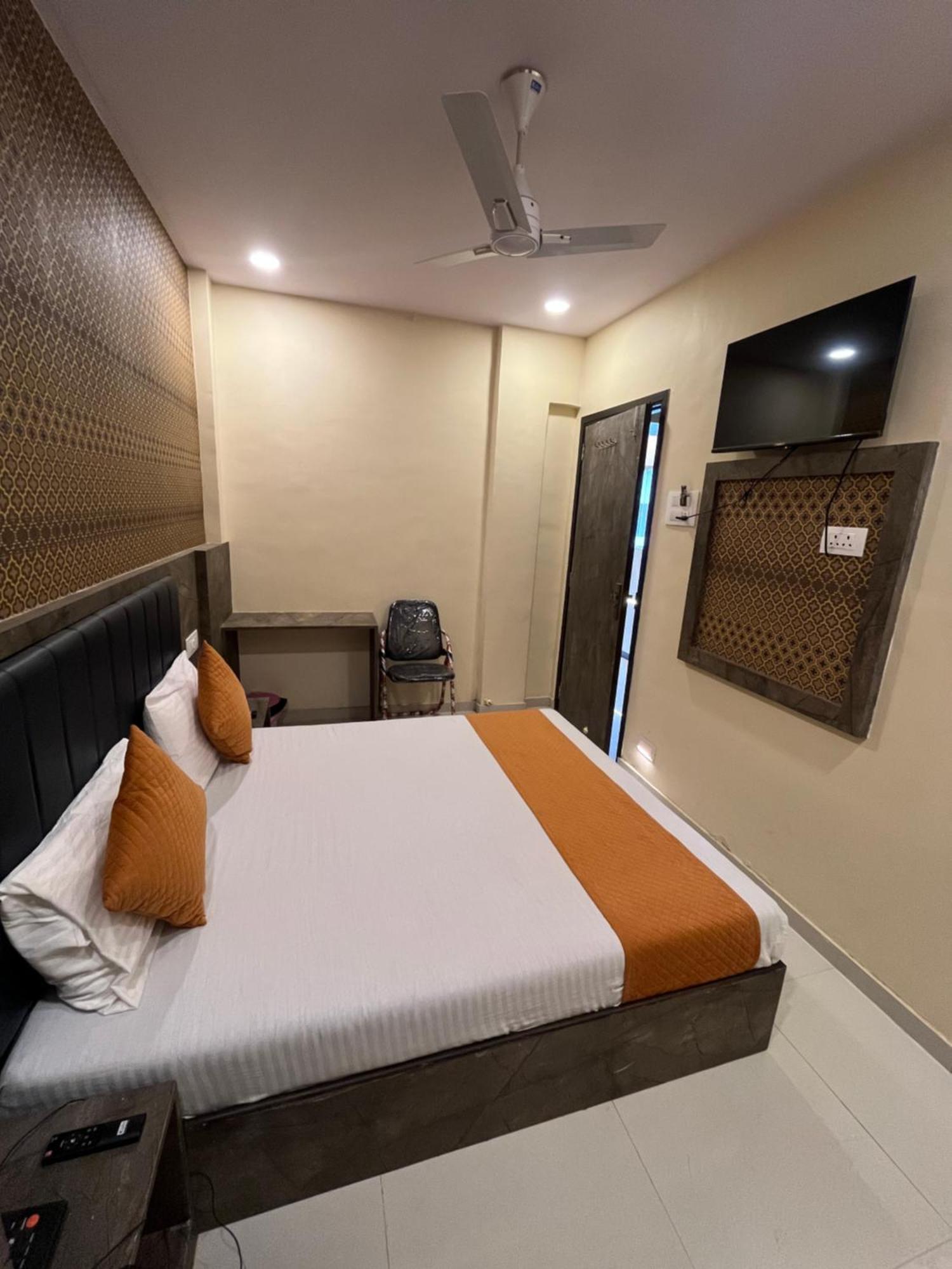 Hotel Grand Bella ムンバイ エクステリア 写真